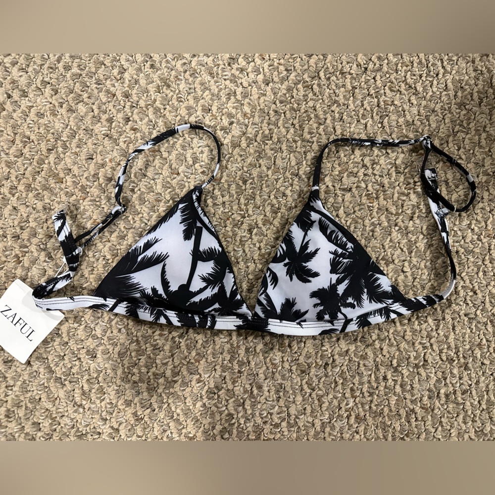Bikini top never worn